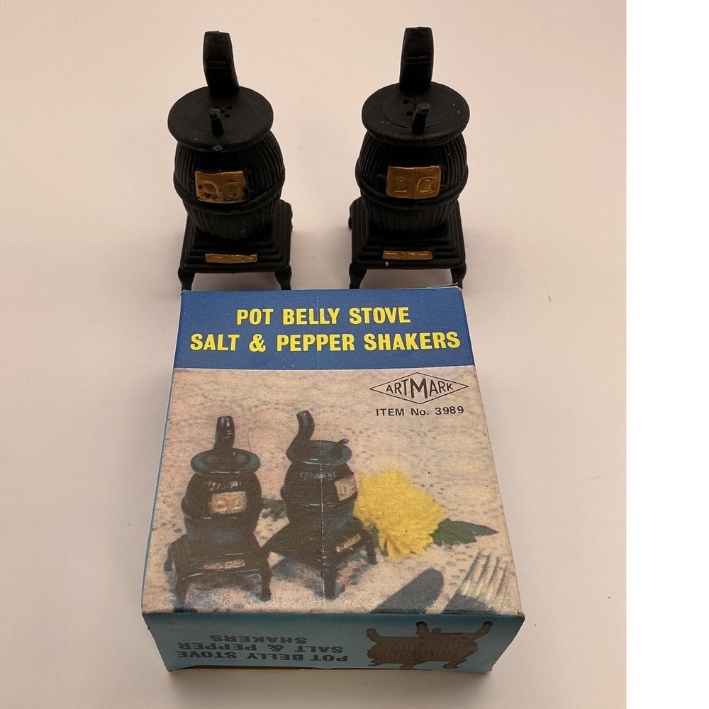 Artmark Vintage Pot Belly Stove Salt and Pepper Shakers Set Black Gold 3989 Box